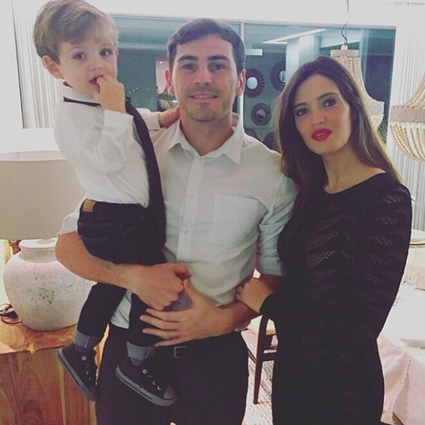 Iker Casillas y Sara Carbonero con su hijo Martín