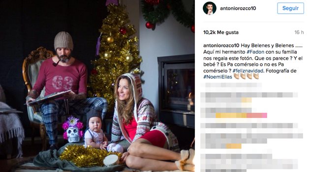 Antonio Orozco presume de su navideña familia