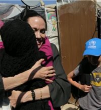 Angelina Jolie lleva a Shiloh a un viaje solidario al Líbano