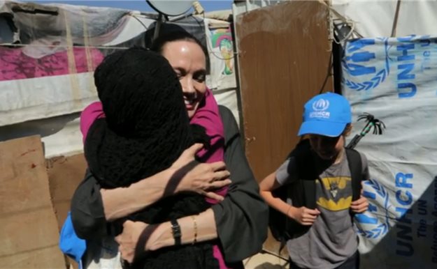 Angelina Jolie lleva a Shiloh a un viaje solidario al Líbano