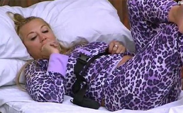Agotado el pijama morado con print de leopardo de Belén Esteban