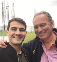 Bertín Osborne visita a Iker Casillas en Oporto