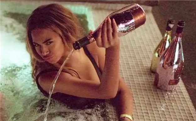 Beyoncé despilfarra una botella de champán de 20.000 dólares