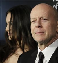 Un generosísimo Bruce Willis deja 900 euros de propina en un restaurante