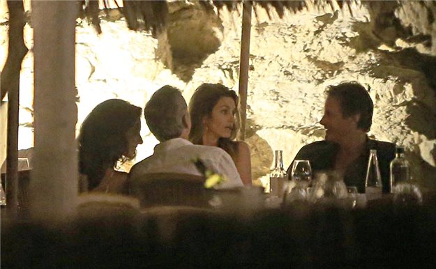 George y Amal, Cindy y Rande cenan juntos en Ibiza