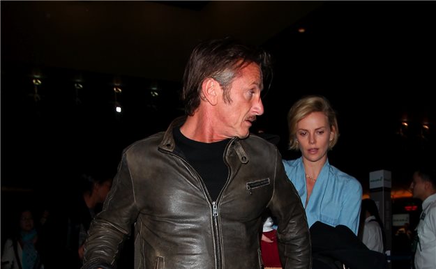 Sean Penn, Charlize Theron y su hijo, la familia de moda en Hollywood
