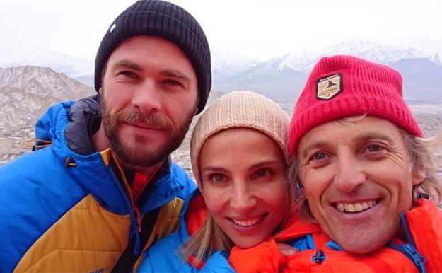 La aventura de Elsa Pataky y Chris en el Himalaya