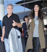 George Clooney y Amal pasean su embarazo por Barcelona