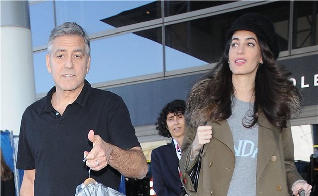 George Clooney y Amal pasean su embarazo por Barcelona
