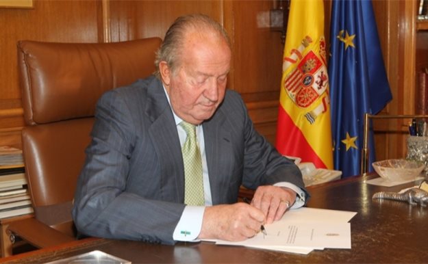 Casa Real anuncia la abdicación de don Juan Carlos