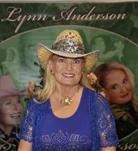 Muere Lynn Anderson, la inolvidable intérprete de 'Rose Garden'