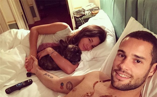 Malena Costa, en la cama con sus ‘dos chicos’