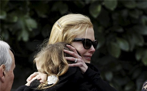 El dolor de Nicole Kidman en el funeral de su padre