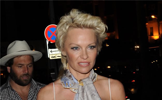 Pamela Anderson ha confesado que abusaron de ella siendo una niña