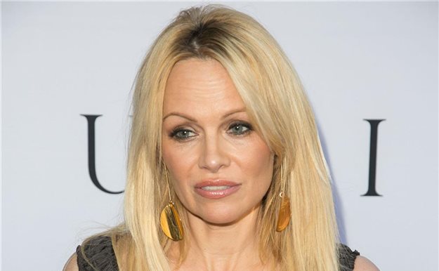 Pamela Anderson confiesa que estuvo al borde de la muerte