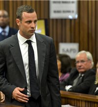 Pistorius se declara inocente de asesinar a su novia