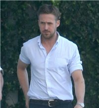 Ryan Gosling solo, ante los rumores de ruptura con Eva Mendes