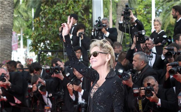 Sharon Stone enloquece a todo Cannes