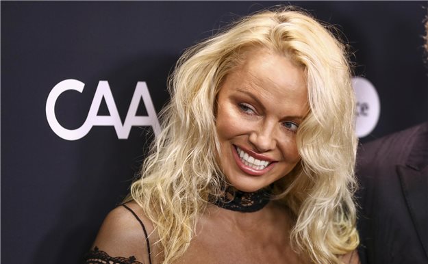 Pamela Anderson se marca un Reneé Zellweger