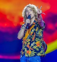 Primeras imágenes del show de Manel Navarro en Eurovisión