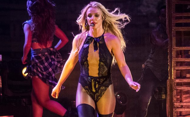 El susto de muerte de Britney Spears en pleno concierto