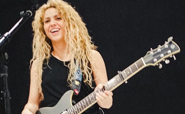 Shakira lleva a toda su familia (Piqué incluido) a sus ensayos