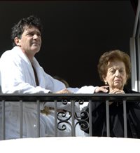 El actor, con su madre en Málaga