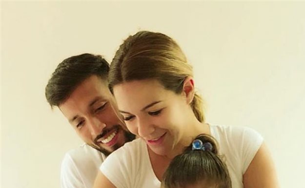 Tamara Gorro comparte la preciosa foto de Antonio y su feliz familia