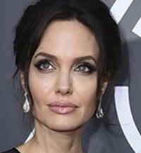 Angelina Jolie y Jennifer Aniston protagonizan un feo reencuentro en los 'Globos de Oro'
