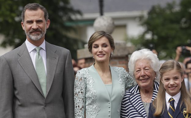 Menchu Álvarez del Valle, abuela de Letizia, descubre cómo es la Familia Real