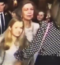Letizia protagoniza un tenso encontronazo con la reina Sofía por una foto con sus hijas