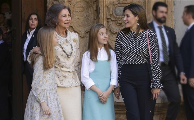 Las fotos que muestran cómo disimuló la Familia Real tras la tensión entre las reinas Letizia y Sofía