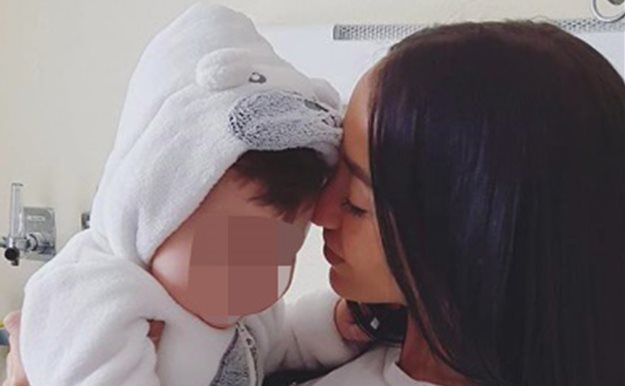 Aurah Ruiz abandona el hospital junto a su hijo Nyan tras diez meses