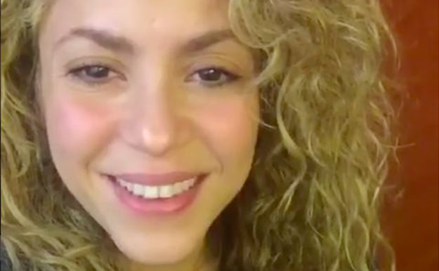 Shakira zanja los rumores de crisis con Piqué con un simpático vídeo familiar