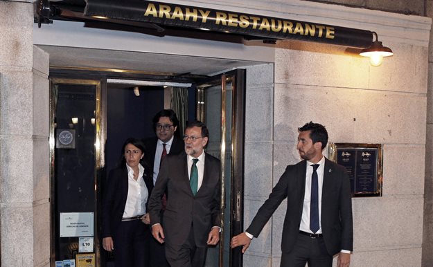 Rajoy pasa la tarde en un restaurante y los internautas lo llenan de divertidas reseñas en TripAdvisor 