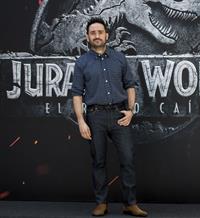 El bonito gesto de J.A. Bayona con un cine de Murcia que había dibujado a mano el cartel de ‘Jurassic World’