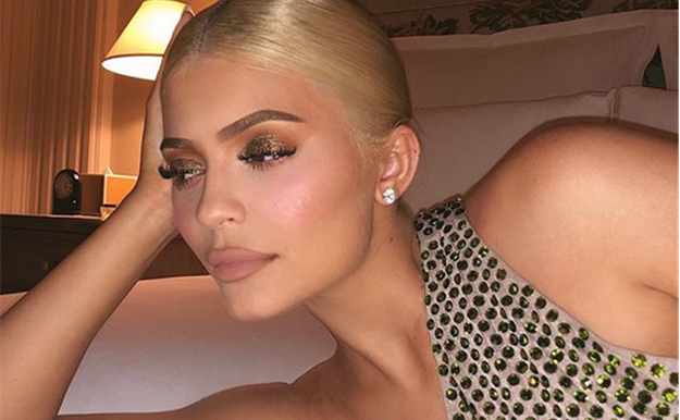 La firma de cosmética de Kylie Jenner, acusada de plagio