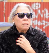 Carmen Gahona pasa su última noche llorando junto a las cenizas de Chiquetete