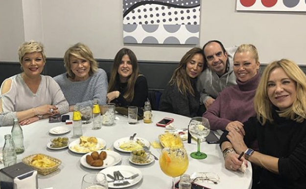 Terelu Campos celebra su regreso a 'Sálvame' con sus compañeras