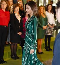 H&M copia uno de los vestidos más comentados de la reina Letizia