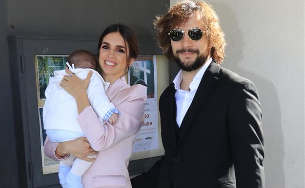 Elena Furiase y Gonzalo Sierra bautizan a su hijo