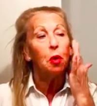 La madre de Antonio Orozco fascina a Eva González con su tutorial de maquillaje