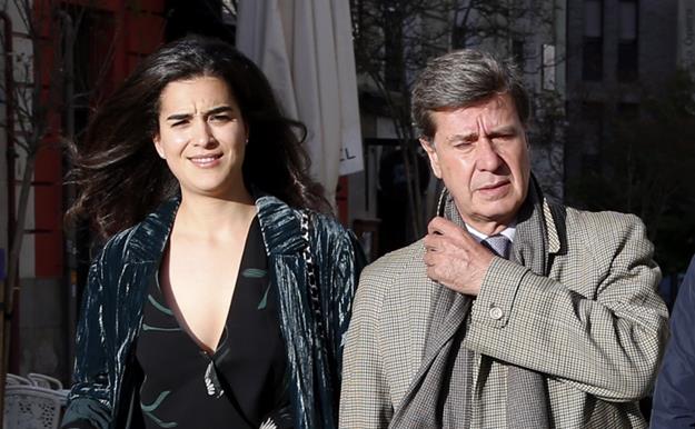 Cayetano Martínez de Irujo presume de buenísima relación de su novia, Barbara Mirjan, con su hija Amina