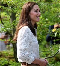 Kate Middleton sabe cuáles son las zapatillas blancas que combinan con todo