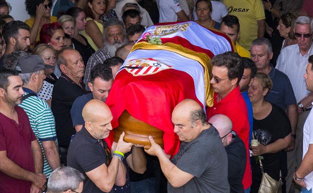 Último adiós a José Antonio Reyes en un multitudinario funeral
