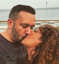 Kike Calleja y Raquel Abad se comen a besos en sus primeras vacaciones juntos