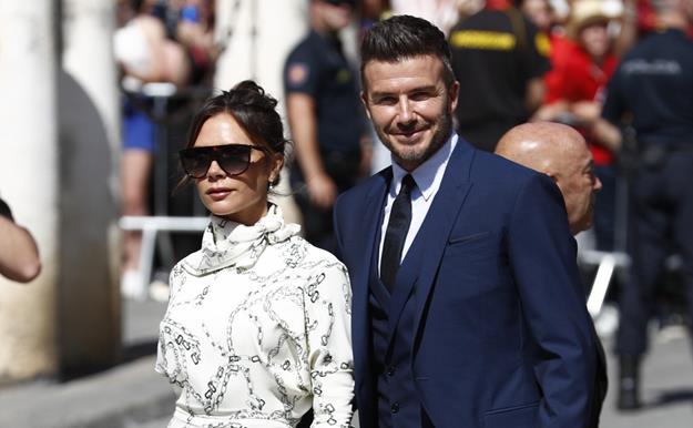 Victoria Beckham se salta el 'dress code' de la boda de Sergio Ramos y Pilar Rubio