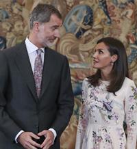 El "mal gesto" del Rey Felipe a doña Letizia en público 