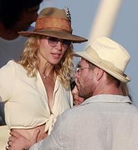 Elsa Pataky y Chris Hemsworth lo dan todo en sus vacaciones en Ibiza con Matt Damon
