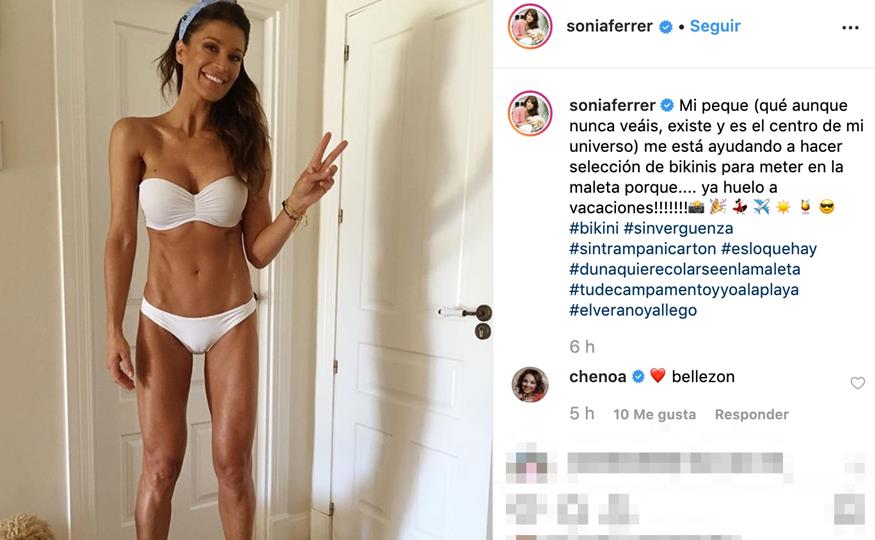 Sonia Ferrer elige bikinis con ayuda de alguien muy especial